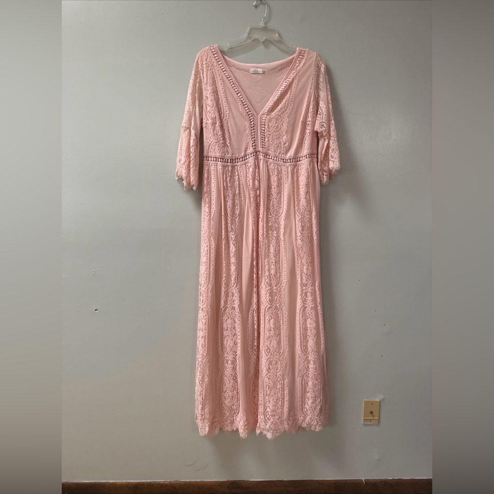 Elegant Pink Lace Maxi Dress